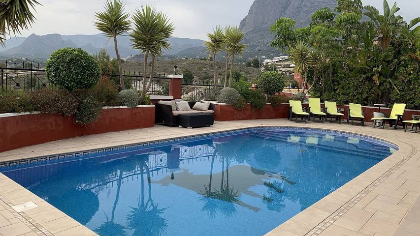 Villa voor 8 personen, with tuin and terras as well as zwembad, met huisdier in Finestrat