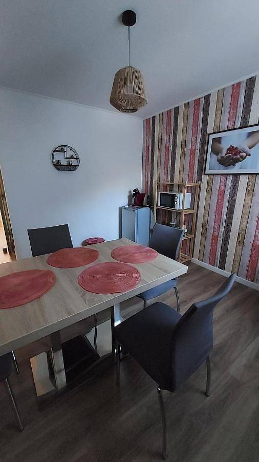 Gîte pour 4 personnes, avec Balcon ainsi que Terrasse et Vue à Contes - 2