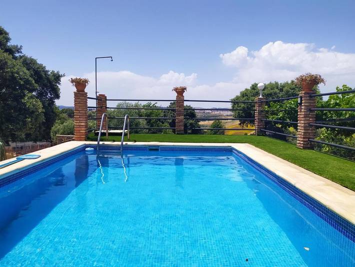 Casa rural para 6 personas, con jardín además de vistas y piscina, Familias con niños en Ronda - 2