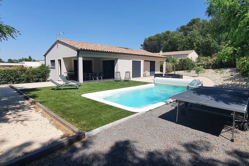 La Villa Beau Soleil in Saint-Julien-de-Peyrolas, Region de Nimes