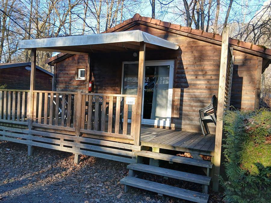 Camping Les Iles - Chalet 4 personas - Chalet Standard 40m² - 2 habitaciones + Tv + Terraza cubierta - Aire acondicionado in Passy, Pays du Mont-Blanc