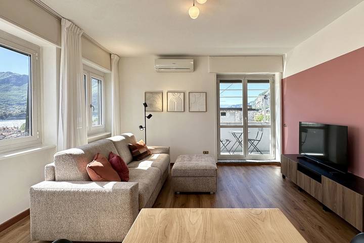 Appartamento per 4 persone, con vista lago e panorama nonché balcone a Lecco
