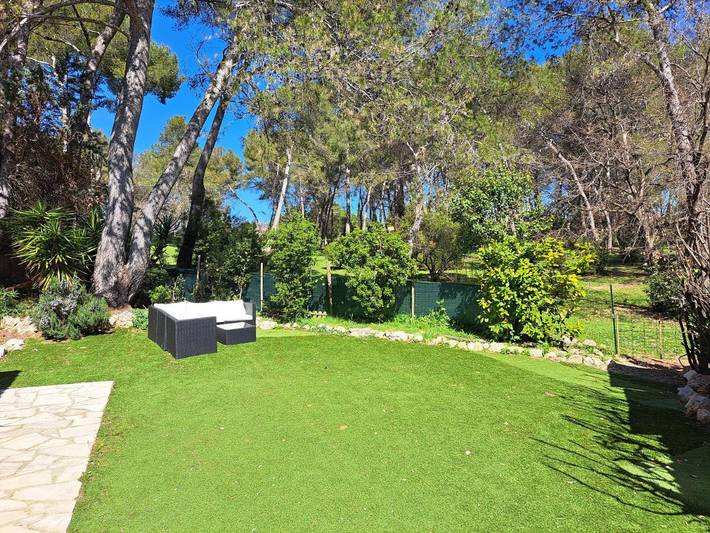 Appartement de vacances pour 6 personnes, avec piscine et jardin