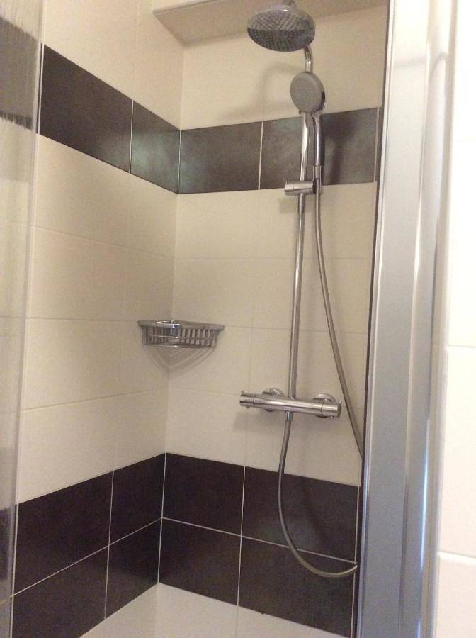 Hôtel pour 3 personnes, avec jardin ainsi que terrasse et piscine, animaux acceptés à Sauzet (Lot) - 3