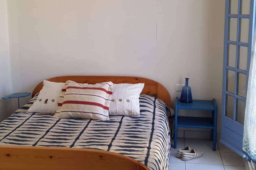 Fishermans house in de hart of the lovely and authentic village of Bouzigues in Bouzigues, Côte d'Améthyste