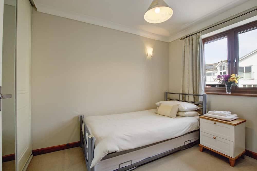 2 Bed in Newquay (oc-p00335) in Mawgan Porth, Cornwall