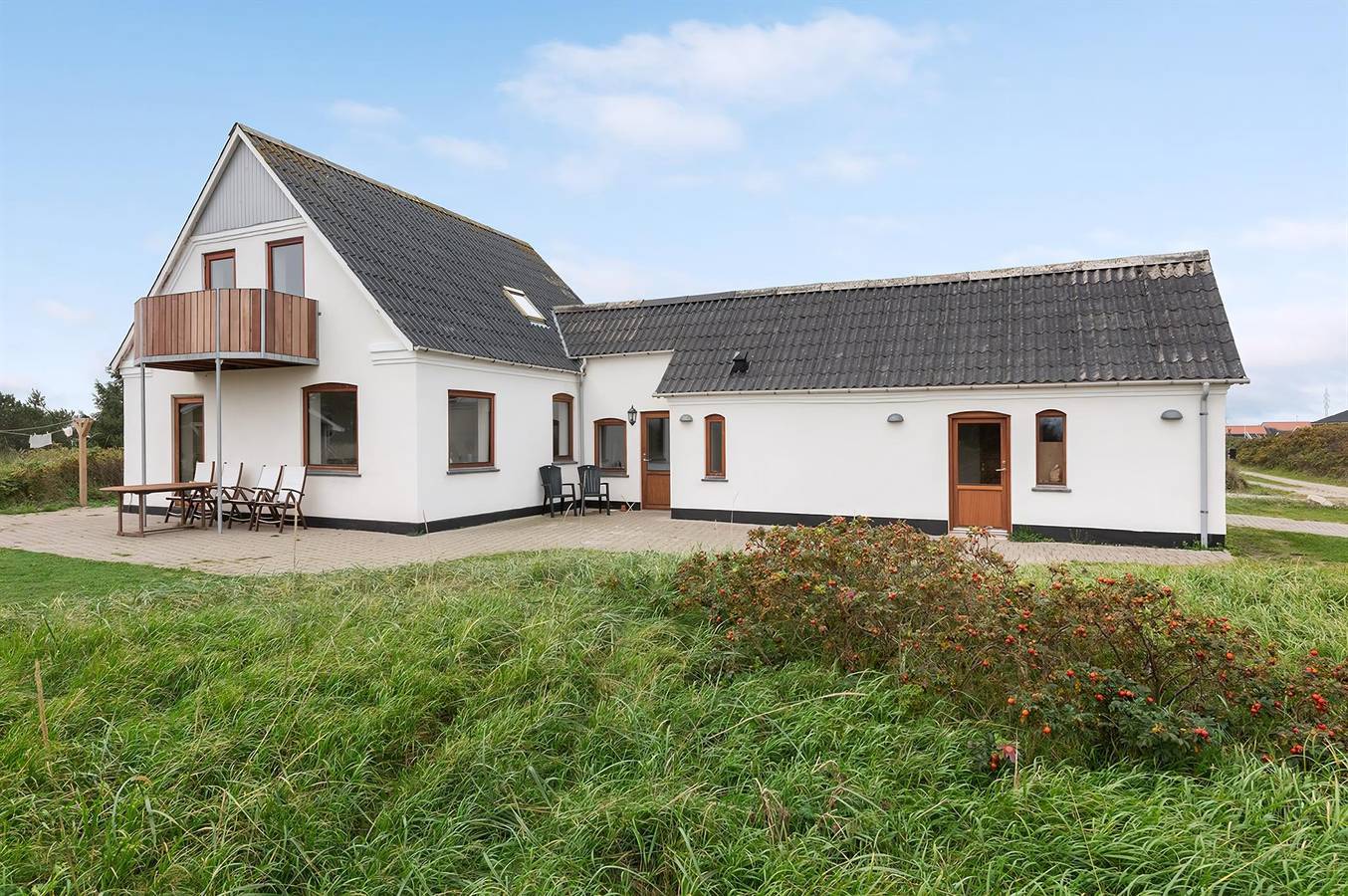 Nice home in Hvide Sande w/ 4 Bedrooms, Sauna and Wifi in Nørre Lyngvig, Hvide Sande