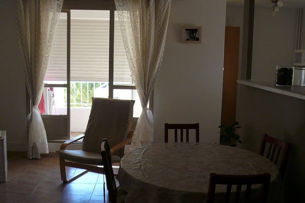 Appartement entier, F1 42m proche ciné et commerces dans quartier calme in Draguignan, Région de Draguignan
