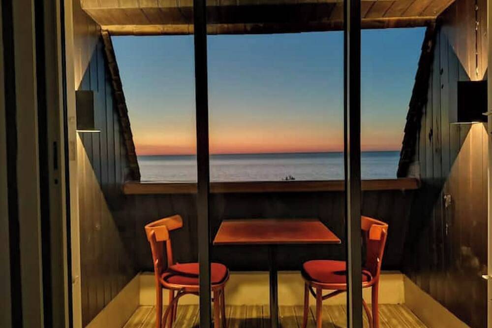 Geheel appartement, Apartment - Near Deauville - 180° sea view - 4 people in Benerville-sur-Mer, Lisieux en omgeving