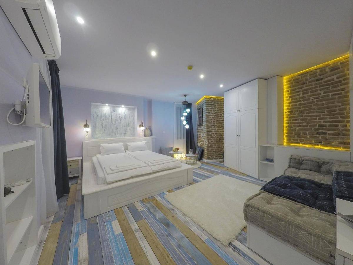 Economy Quadruple Room with Bunk Beds & Shared Bathroom in Plovdiv, Bulgarie