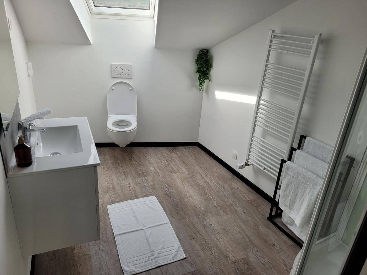 Three-Bedroom House in Forges-les-Eaux, Région de Dieppe