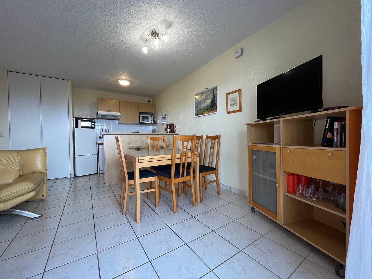 Appartement entier, Appartement familial avec piscine, wifi et parking in Publier, Région de Thonon-les-Bains