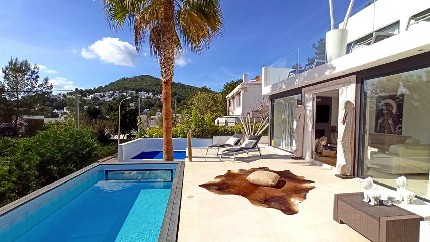 Villa voor 12 personen, met Whirlpool en Tuin in Cala Llonga