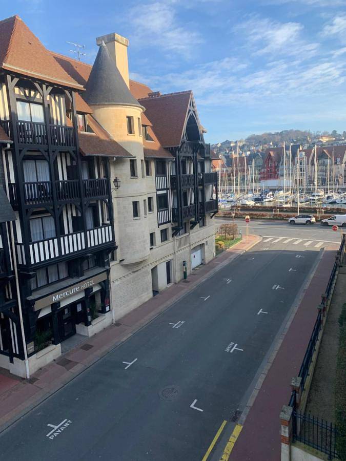Gîte pour 5 personnes, avec vue dans Port Morny Deauville