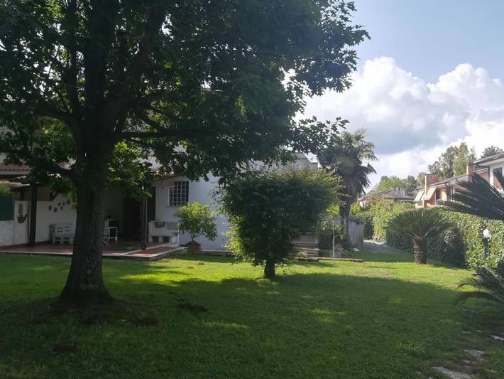 Villa per 8 persone, con Balcone e Terrazza nonché Giardino a Sabaudia