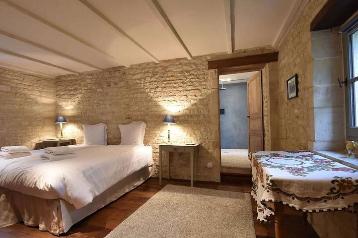 Location de vacances pour 6 personnes, avec sauna et jacuzzi ainsi que jardin et piscine à Lantheuil - 4