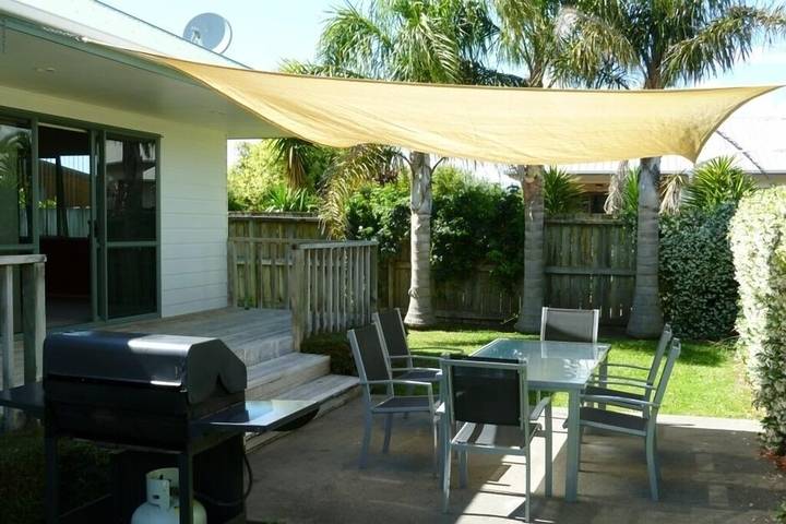 Holiday home for 8 people, with terrace and garden in Whitianga