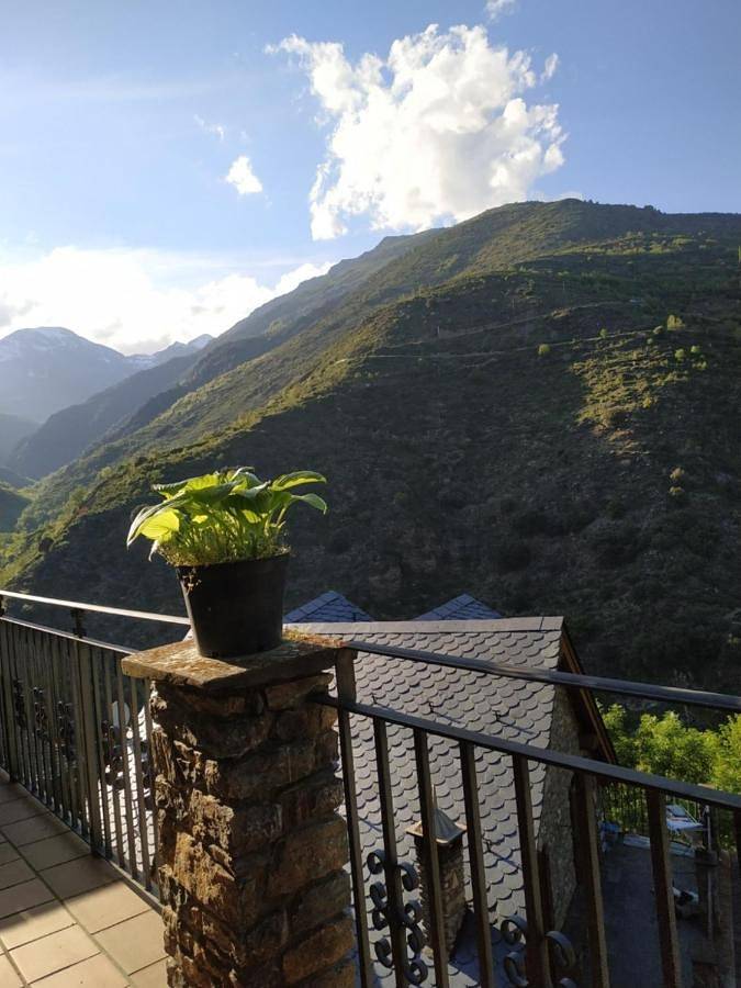Gîte pour 4 personnes, avec vue et terrasse, animaux acceptés à Rialp - 2