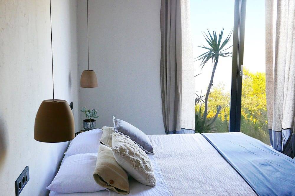 A Private House on Vis Island with a impressive ocean view over Vis archipelago. in Rukavac, Vis