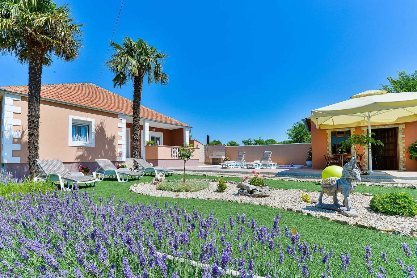 Holiday House Meri with pool in Benkovac, Grad Benkovac