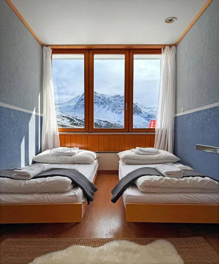 Gîte pour 31 personnes, avec vue ainsi que terrasse et jardin, animaux acceptés dans Saint Luc - 4