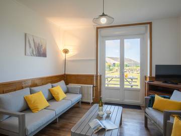 Location de vacances pour 6 personnes, avec terrasse et jardin à Lampaul-Ploudalmézeau