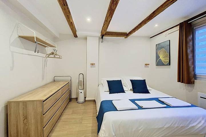La Chasa - Townhouse with a Spa in Le Puy-en-Velay, Haute-Loire