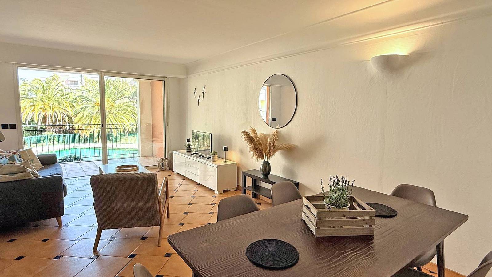Geheel vakantieappartement, Apartment for 4/6 people - Swimming pool - Air conditioning - Wifi - Sainte Maxime - Rated 3* in Sainte-Maxime, Draguignan en omgeving