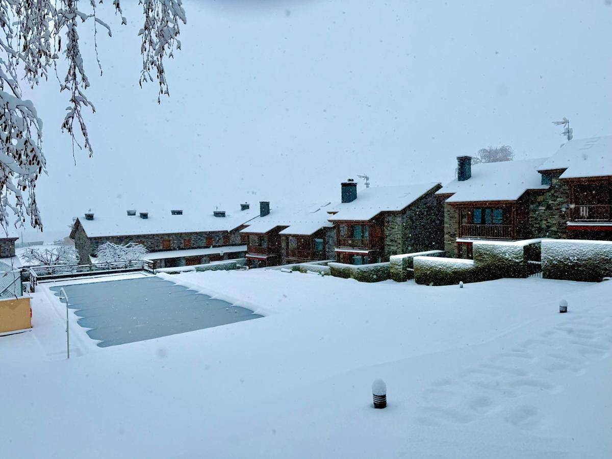 Appartement entier, Two-Bedroom Apartment in Nahuja, Parc naturel régional des Pyrénées catalanes