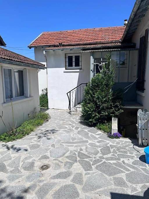 Gîte pour 4 personnes, avec jardin à Drancy - 2