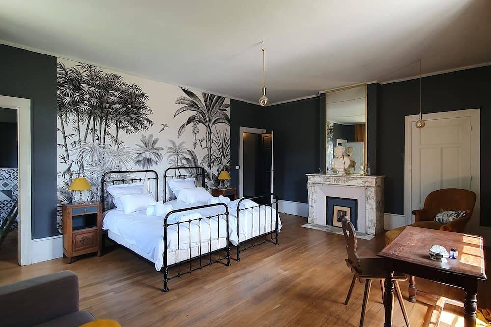 Large house of 650m2 in lush greenery surrounded by forests and lakes in Angomont, Région de Lunéville