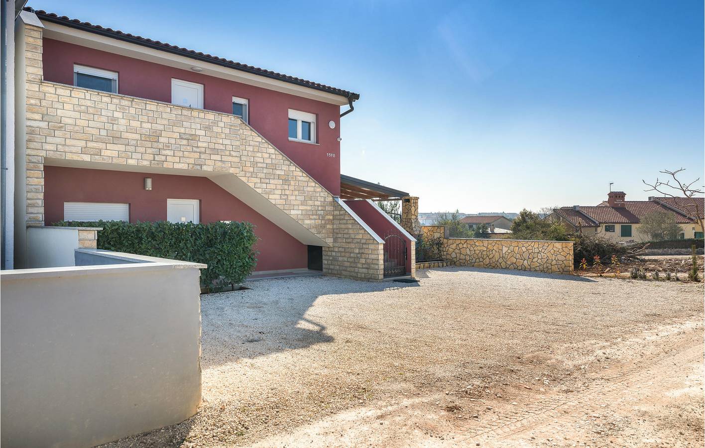 Gemütliche 1-Zimmer-Wohnung mit Terrasse, in der Nähe des FKK-Strandes in Barbariga, Südküste Istrien