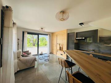 Gîte pour 2 personnes, avec vue et jardin à Saint-Léger-les-Mélèzes
