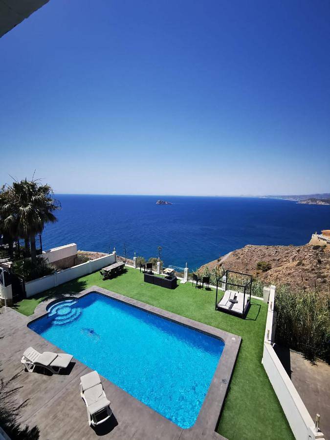 Casa rural para 10 personas, con Balcón y Terraza además de Piscina y Vistas en Benidorm