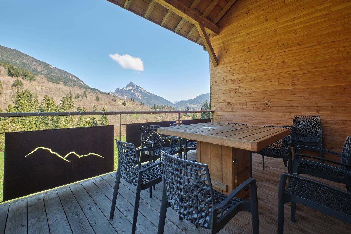 Chalet 'Les 3 Som' con vistas a la montaña, terraza privada y Wi-Fi in Saint-Pierre-de-Chartreuse, Isère