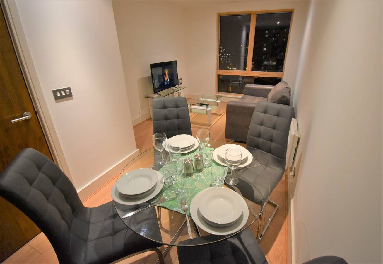 Apartamento entero, 1 Bed, Waterfront views, Parking, (7th Flr) 713 in Ipswich, Suffolk