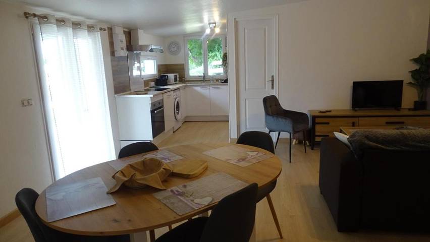 Location de vacances pour 4 personnes, avec vue ainsi que jardin et piscine dans Boulazac Isle Manoire - 4