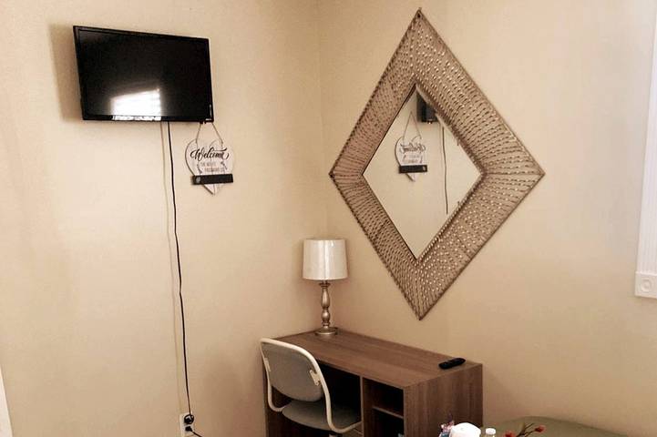 Majestic Private Room in Hybla Valley, Fairfax County