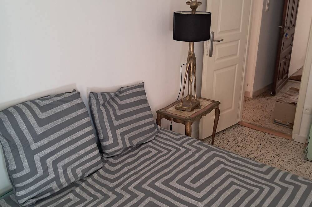 Ganze Wohnung, Apartment-Ensuite mit Bad-Strassenblick in Bastia, Cap Corse