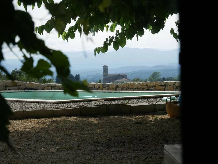 Chambre d’hôte pour 2 personnes, avec Terrasse et Jacuzzi ainsi que Jardin et Piscine à Grospierres