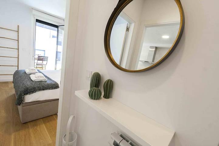 Apartamento entero, Bellagio | The Rentals Collection in Playa de la Concha, San Sebastián