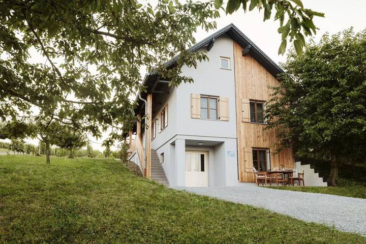 Ferienhaus für 7 Personen, mit Ausblick und Garten