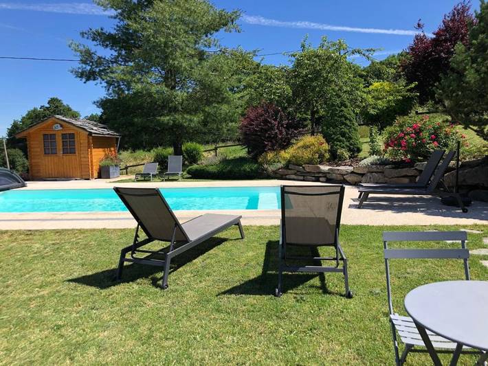 Location de vacances pour 2 personnes, avec piscine ainsi que vue et jardin à Rosières - 3