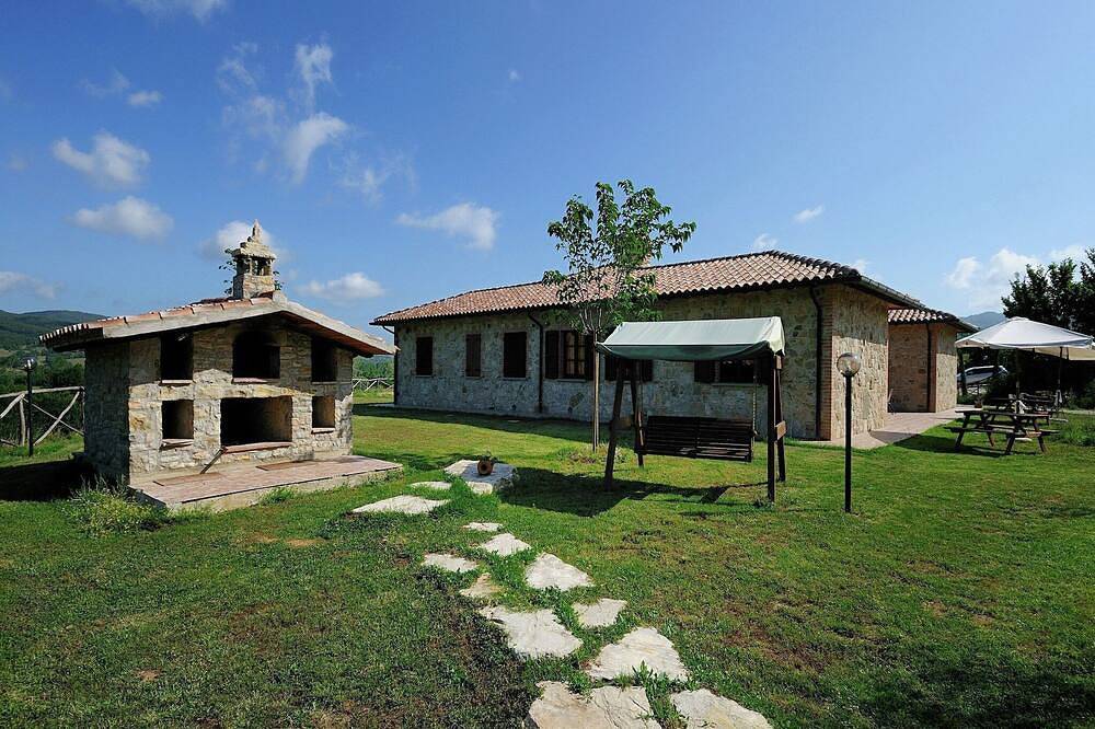 Casale vicino al Lago Trasimeno con piscina in Passignano sul Trasimeno, Lago Trasimeno
