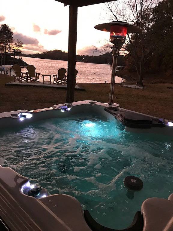 Vacation House for 20 Guests in Lake Martin, Tallapoosa County