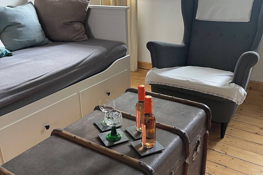 Ganze Wohnung, Ferienwohnung in renoviertem Winzerhaus nahe Mosel, Burg Eltz und Traumpfaden in Burg Eltz, Moselkern