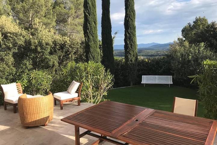 Ferienhaus für 8 Personen, mit Whirlpool und Garten sowie Terrasse - 1