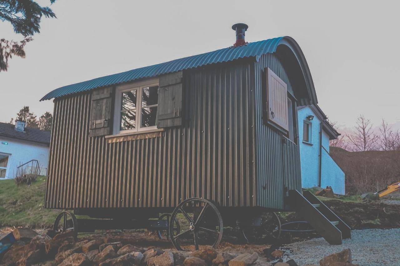 Loch Eyre Shepherd Hut in Highlands