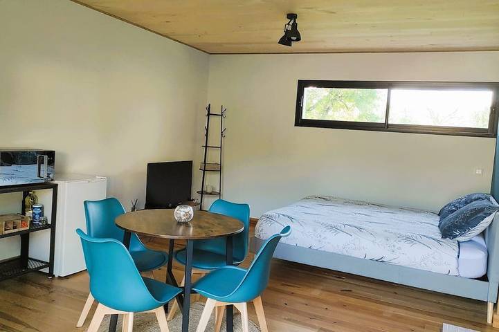 Gîte pour 4 personnes, avec terrasse ainsi que piscine et jardin dans Belmont-Sainte-Foi - 2