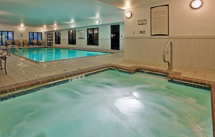 Ganzes Studio, Studio für 4 Personen mit Pool in Columbia (MO), Missouri
